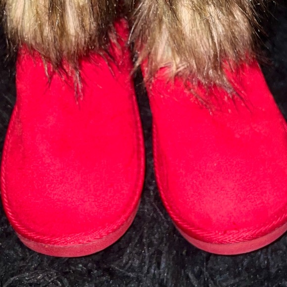 Shoe dazzle Winters Here Fuzzie Boot in Chili Pepper Red - Picture 10 of 14